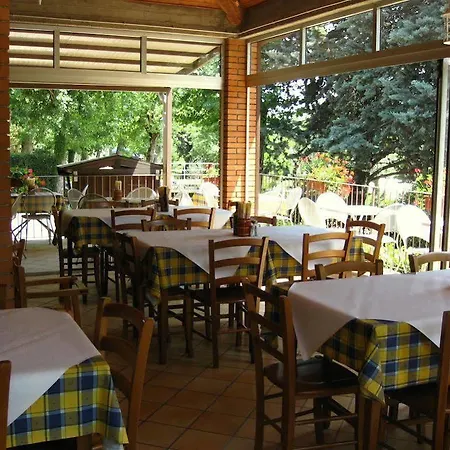 皮安特勒露营地 Moniga del Garda