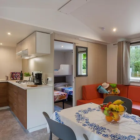 皮安特勒露营地 4* Moniga del Garda